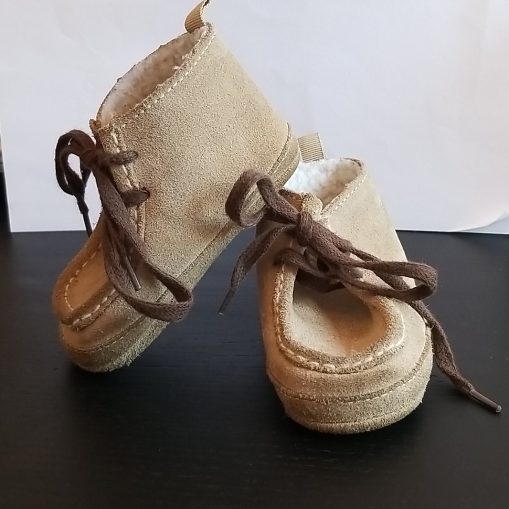 BABY GAP khaki moccasins